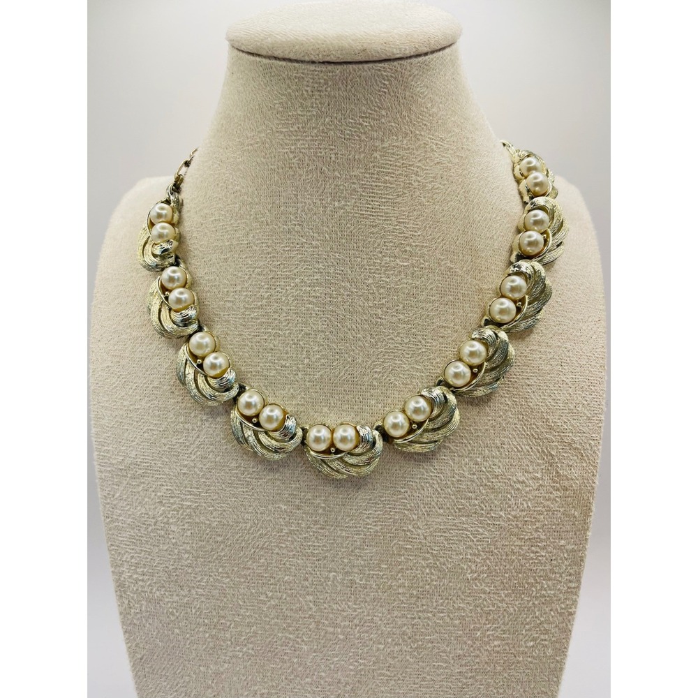 Vintage Gold Tone Faux Pearl Textured Leaf Choker Necklace Adjustable J-Hook